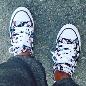 Hello Kitty Converse